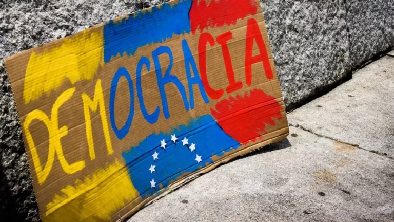 Ante la posibilidad de la materialización del mayor fraude electoral en la historia del país: Los venezolanos lucharemos por el derecho a vivir en democracia
